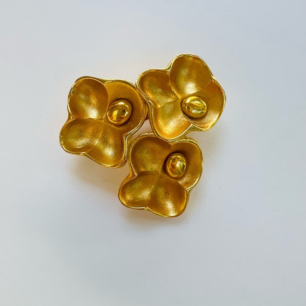 Vintage Oscar de la Renta brooch